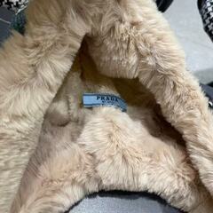 プラダ耳あて付き帽子の画像