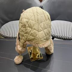 モンクレール 厚手ファー付き耳当て付き帽子の画像