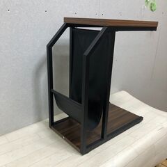 サイドテーブル ソファ横 ベッド横 テーブル マガジンラック付 木目調 ブラウン スチール製 収納付き コンパクト 北欧風　【糸島市内 送料無料】250911-9の画像