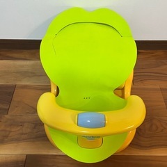 アップリカのバスチェアの画像