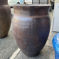 昭和レトロ　古民家・骨董。 陶器製茶色水鉢・睡蓮鉢骨董
の画像