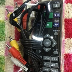 Qriom    DVDプレーヤー　2023年製　リモコン付き　中古品　※裏のゴム1個欠品の画像