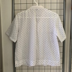 ドット柄シャツの画像