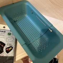 タッパーやハンドクリームなど生活雑貨の画像