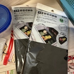 タッパーやハンドクリームなど生活雑貨の画像