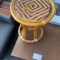 リサイクルショップどりーむ荒田店　No4586 椅子　籐　オシャレな籐チェア　丸椅子の画像
