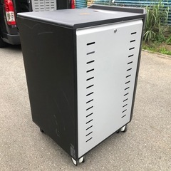 キャビンキャスター付き　工具箱　倉庫　
物入れの画像