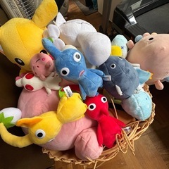 状態良好！人形やおもちゃたちの画像