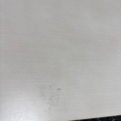 ホワイトテーブルの画像