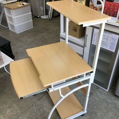 パソコンデスクの画像