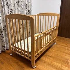 ベビーベッドの画像