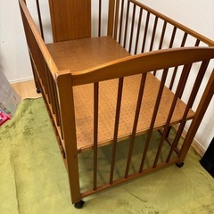ベビーベッドの画像