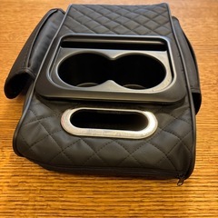 【予約中】肘掛け センターコンソール アームレスト パッド ドリンクホルダー 車の画像