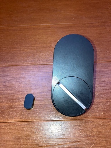 玄関自動ロック　Qrio Lock キュリオロック 【 ソニー の技術力を活かした スマートロック 】 ハンズフリー解錠 や オートロック で スマートな キーレス 生活を実現 両面テープで 貼り付けるだけだから 工事不要 賃貸マンション でもOK 日本国内生産ドア 後付け 玄関 ドア 電子錠 Alexa 対応