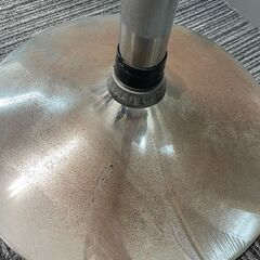 【引取りに来てくれる方・無料】丸テーブル（商品台としていかがでしょうか）の画像