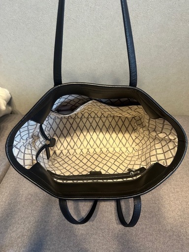【バッグ】MCM エムシーエム ロゴグラム トートバッグ ラージトート ショルダーバッグ 肩掛け スタッズ PVC レザー ブラック 
