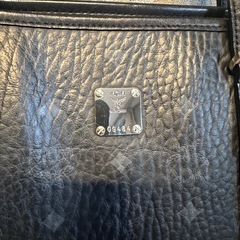 【バッグ】MCM エムシーエム ロゴグラム トートバッグ ラージトート ショルダーバッグ 肩掛け スタッズ PVC レザー ブラック 黒 【中古】の画像