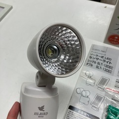  2509-208 EARTH MAN ソーラー式 センサーライト シングル SLT-120EC 年式不明 ※未使用品のため動作未確認 付属品有り バラ売り不可 保管汚れありの画像
