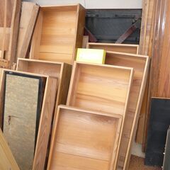 配達先決定🚚　無料配達して5000円支払いします🚚カラーボックス💖ダイニングテーブル・他💖家具の廃材まとめて💖の画像