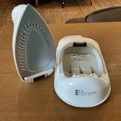 早い物勝ち🚗💨Panasonic2021年製NI-CL311水色白アイロンの画像