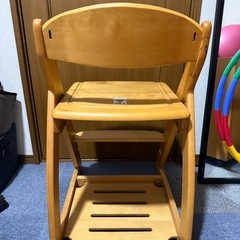  木製チェアの画像