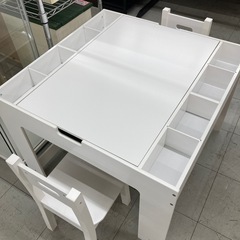 ブロック遊びテーブル&チェアの画像