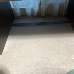 机と椅子の画像