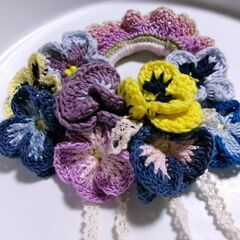 パンジーシュシュ　ハンドメイドの画像