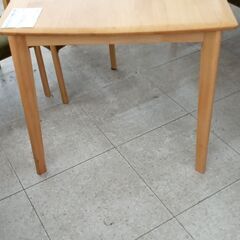 ★リユースのサカイ高崎店★TJ12802 ニトリ 4人掛けダイニングセット ナチュラル H69.5×D80×W120 クリーニング済みの画像