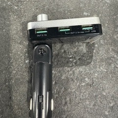 JAPAN AVE.（ジャパンアベニュー）  FMトランスミッター 【中古品】です。Bluetooth 5.0 （ATSチップ搭載） 急速充電 USB x3日 / AUX IN・OUT 2way 有線接続 ／ 12-24V カーチャージャー シガーソケットの画像