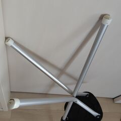 軽量・折り畳み・三脚チェアの画像