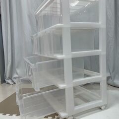 収納ケース、４段ラック（ローラー付き）の画像