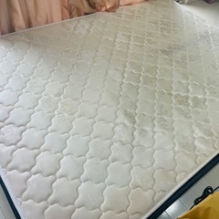 ダブルベッド　マットレスの画像