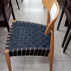 ★リユースのサカイ高崎店★TJ12804  椅子 黒 H×D×W クリーニング済みの画像