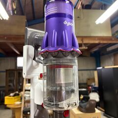 【美品】Dyson SV18 コードレス掃除機 フルセット・スタンド付き！の画像