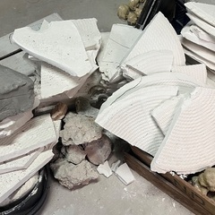 陶芸用の磁器土ケーキの画像
