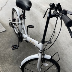 折りたたみ自転車の画像