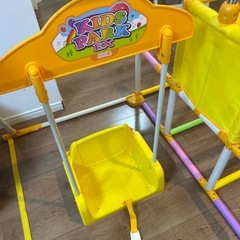 ブランコ付きジャングルジムの画像
