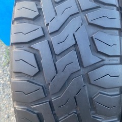 TOYOTIRES235/70r16/106Qマッドタイヤ20年製（残り溝あり）の画像