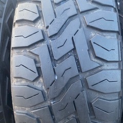 TOYOTIRES235/70r16/106Qマッドタイヤ20年製（残り溝あり）の画像