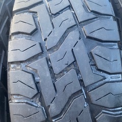 TOYOTIRES235/70r16/106Qマッドタイヤ20年製（残り溝あり）の画像
