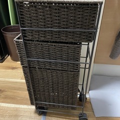 トイレ収納の画像