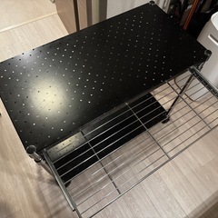 エレクタ社　キャスター付きデスクの画像