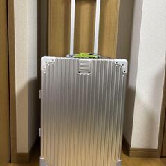 【新品未使用、匿名配送‼️】スーツケース アルミフレーム ロック付き 3泊4日用の画像