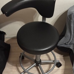 キャスター付きラウンドチェアの画像