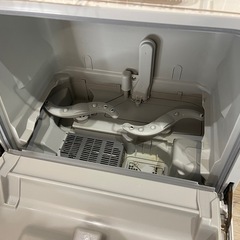 Panasonic 電気食器洗い乾燥機 NP-TCR4-W 3人用(18点) 24L 分岐水洗式 中古 の画像