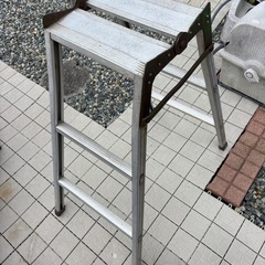 3段脚立の画像