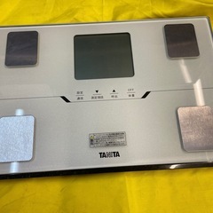 【中古】¥1,000 タニタ　体重計　簡単操作【II089】 の画像