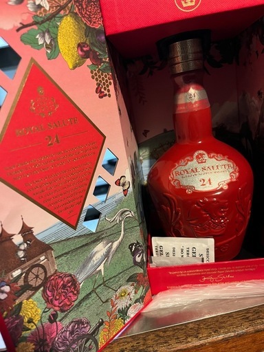 Royal Salute 24年 赤ボトル ギフトボックス付き（1本）