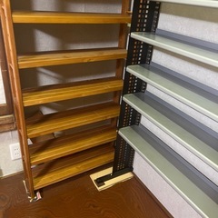 突っ張り本棚の画像